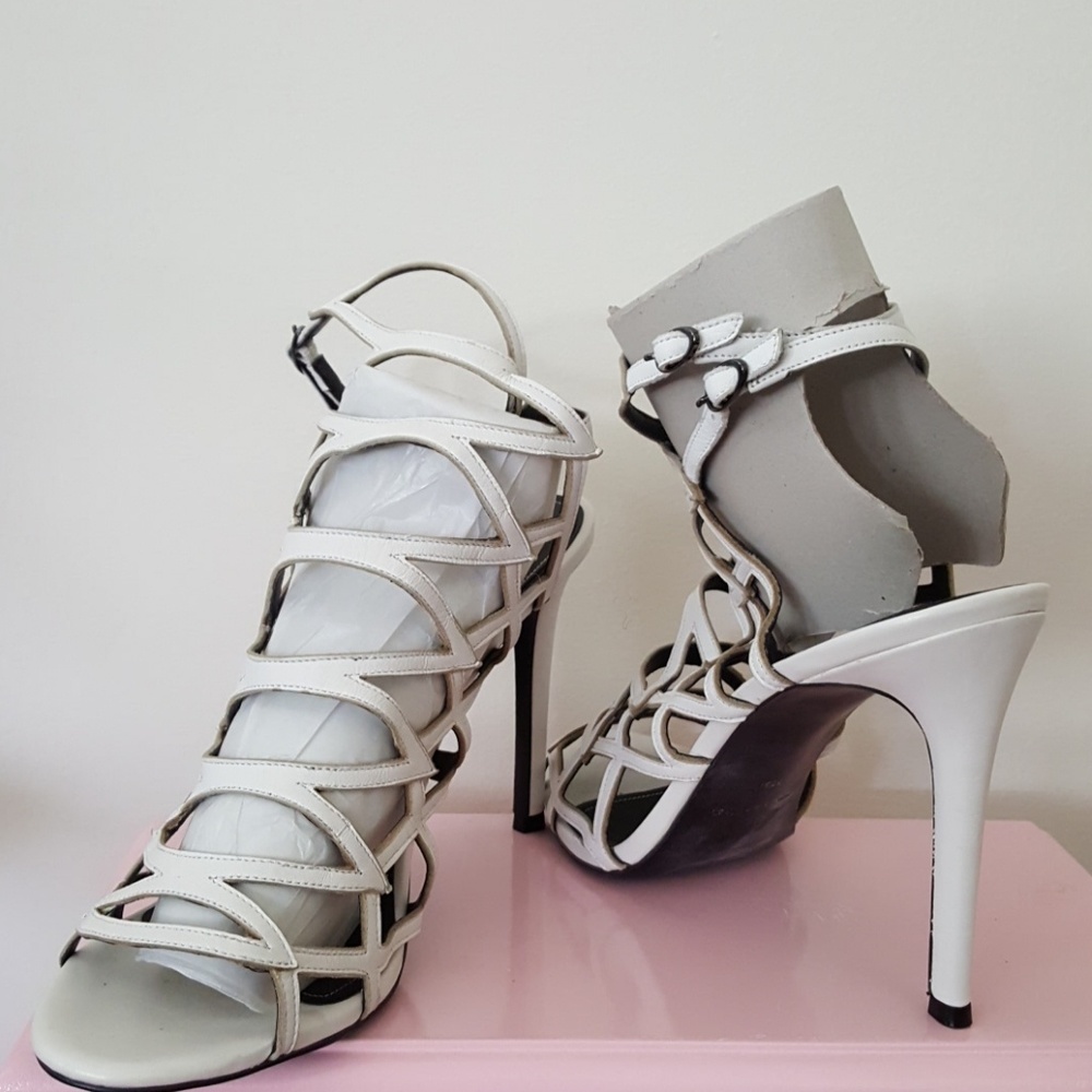 Women's shoes